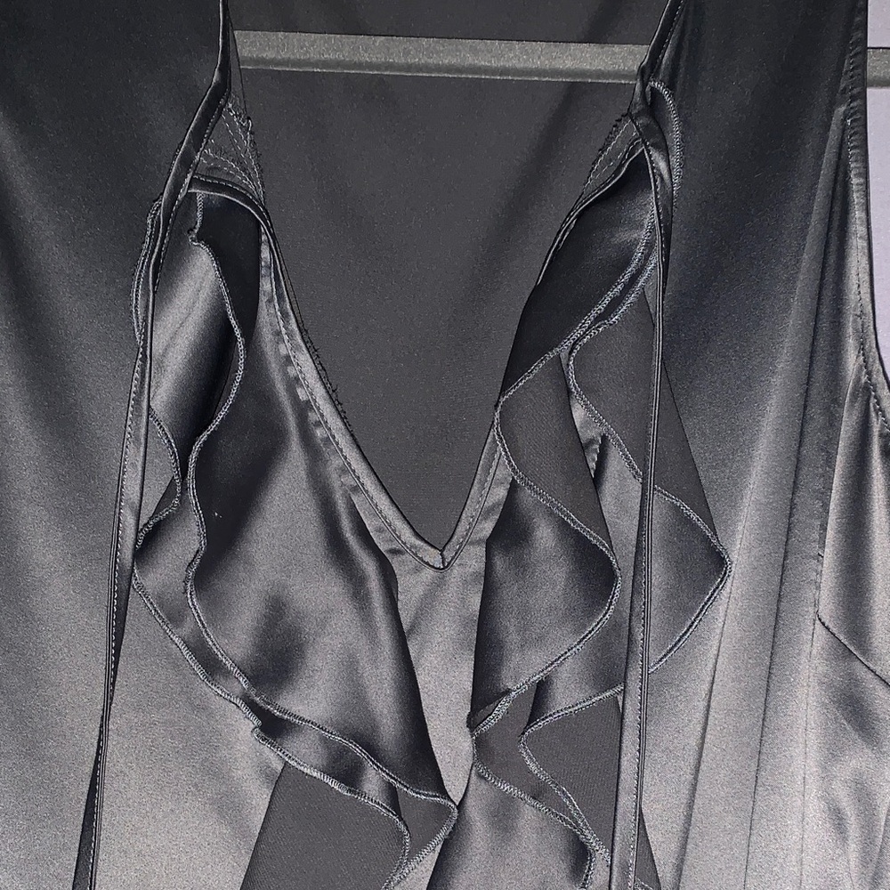 Gray Sleeveless Ruffle Top - Picture 3 of 10